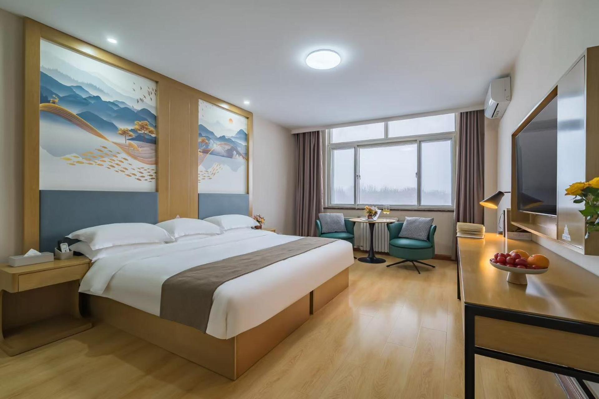 Bailu Hotel 3*